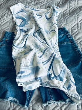 Sz 6(28-29)🇨🇦⭐️Like New Tribal Audrey Mid - Rise Stretch Denim Shorts.